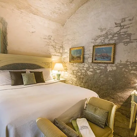 酒店 The Old Markets